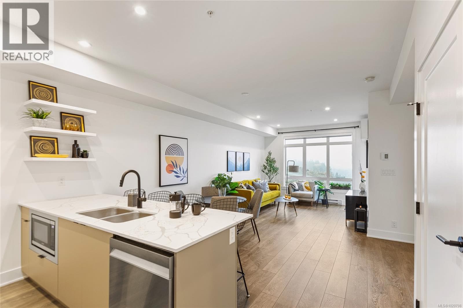 1 bed 1 bath single family at 407 1114 Samar Cres — $474,900