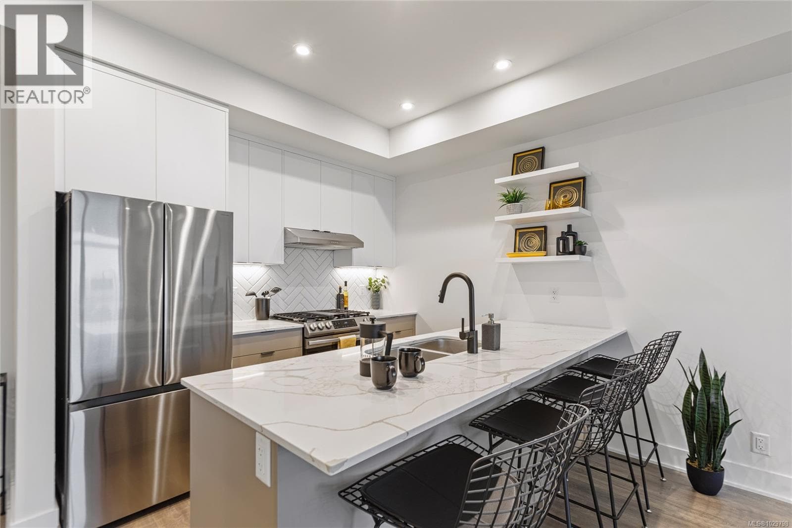 407 1114 Samar Cres photo 4