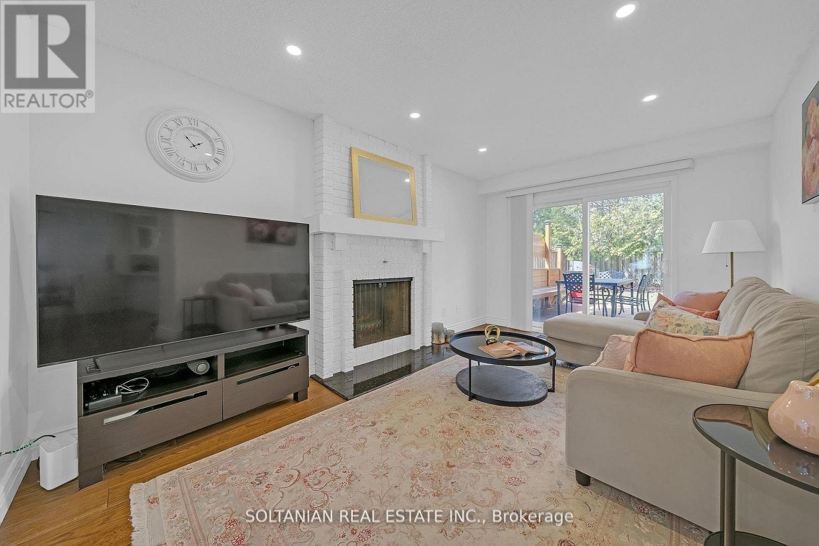 54 BRAEBURN DRIVE photo 3