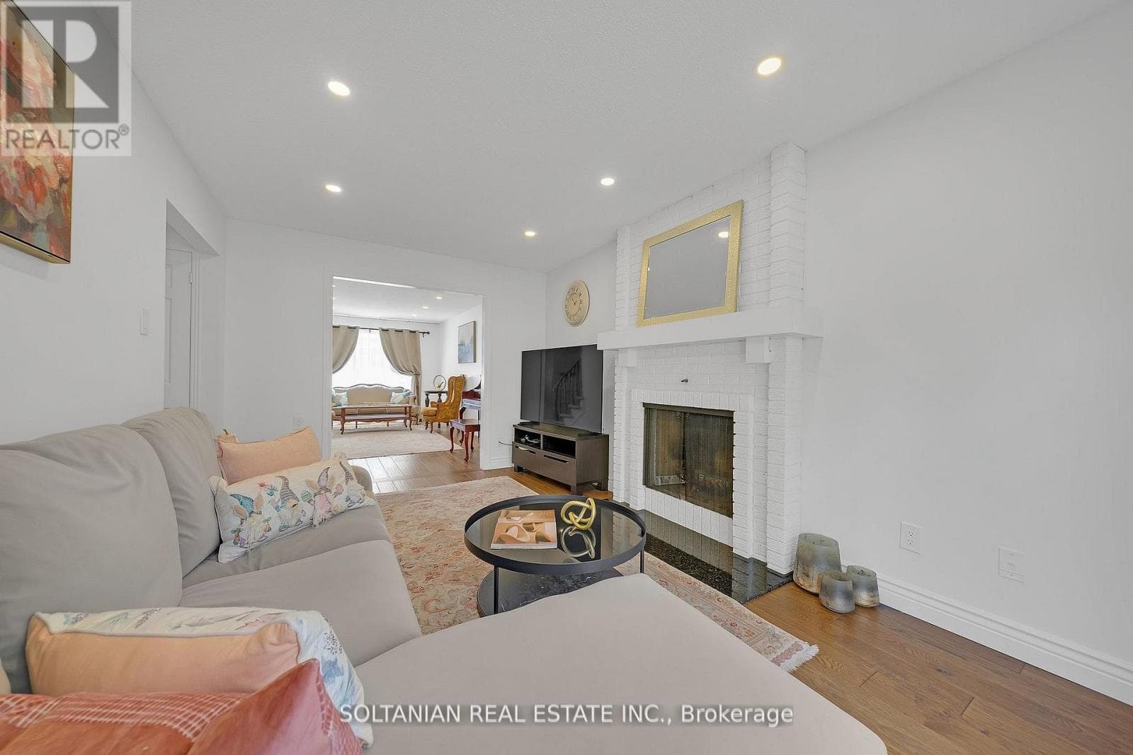 54 BRAEBURN DRIVE photo 5