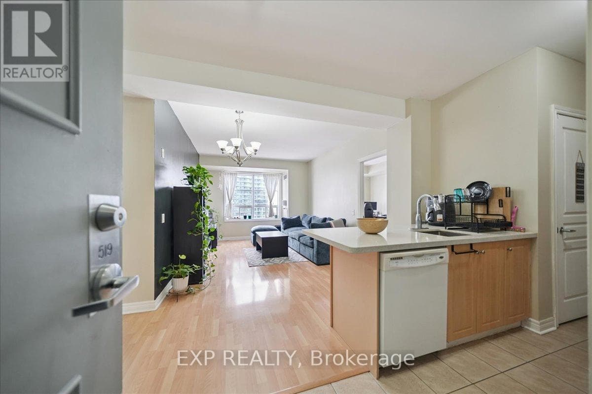 519 - 1415 LAWRENCE AVENUE W photo 2