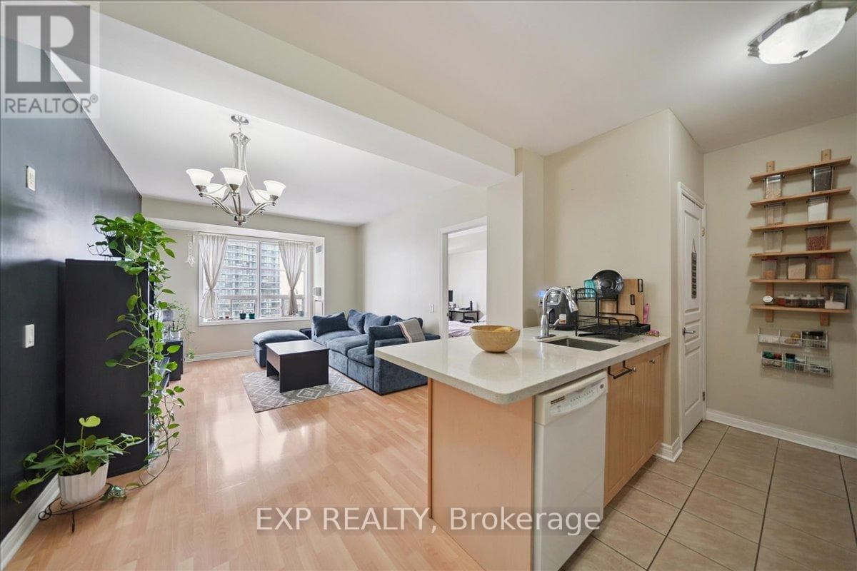 519 - 1415 LAWRENCE AVENUE W photo 3