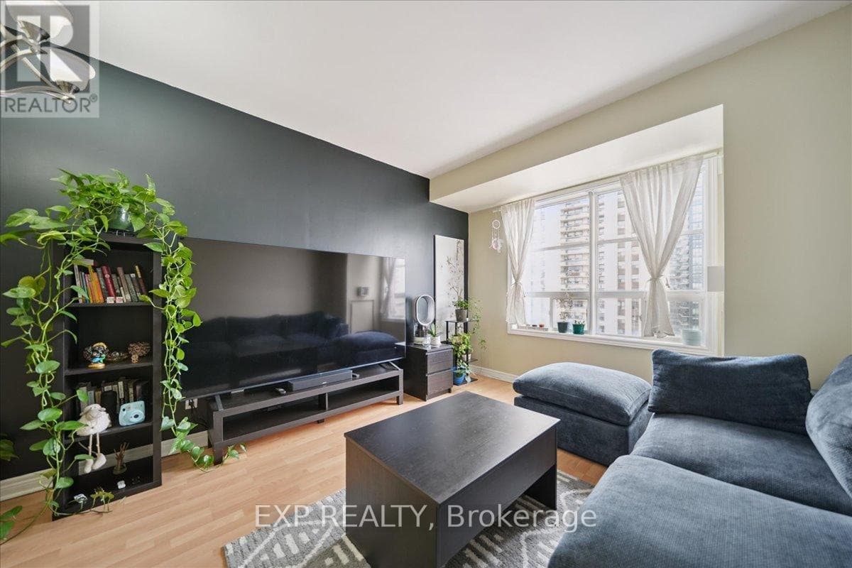 519 - 1415 LAWRENCE AVENUE W photo 4