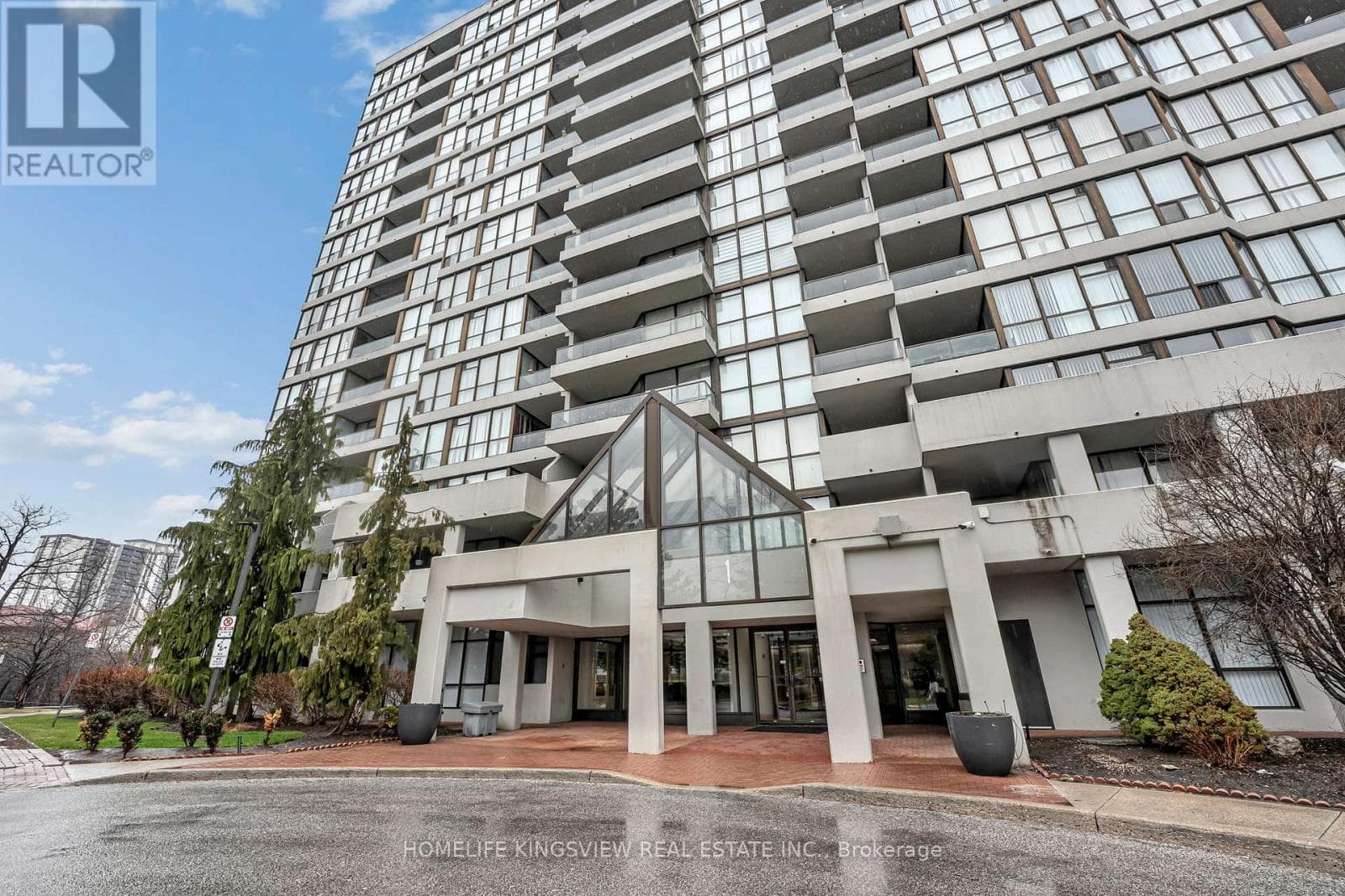 2 bed 2 bath single family at 806 - 1 ROWNTREE ROAD — $569,000