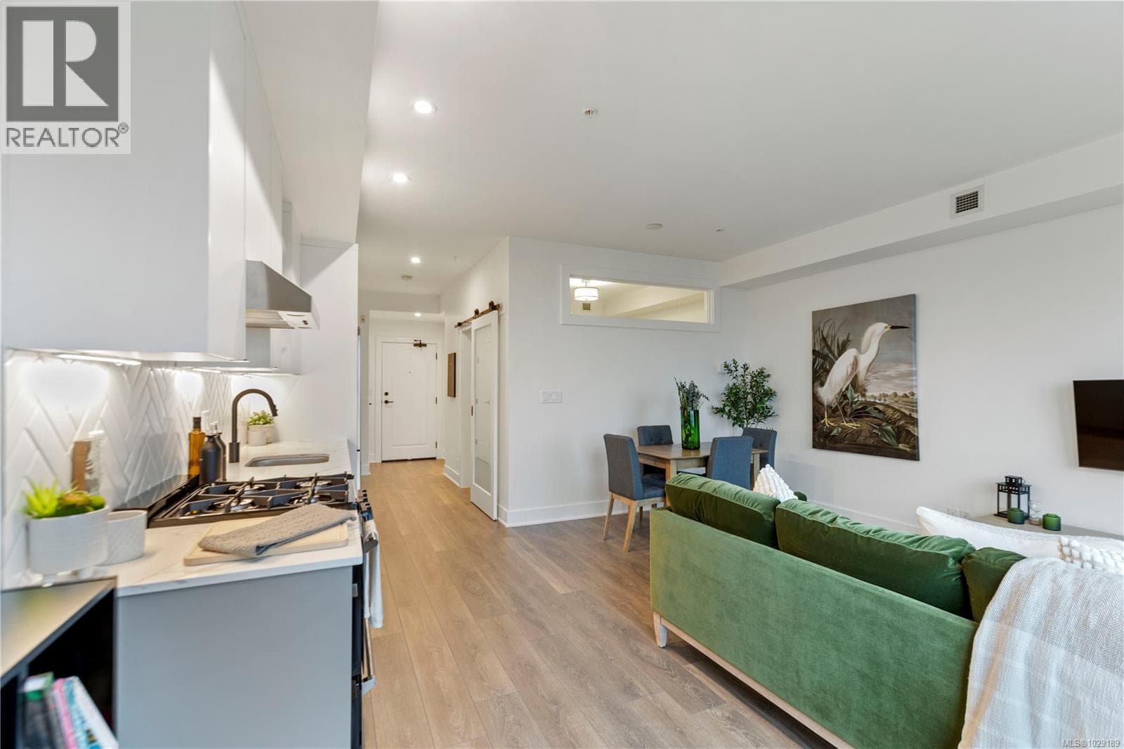 405 1114 Samar Cres photo 5
