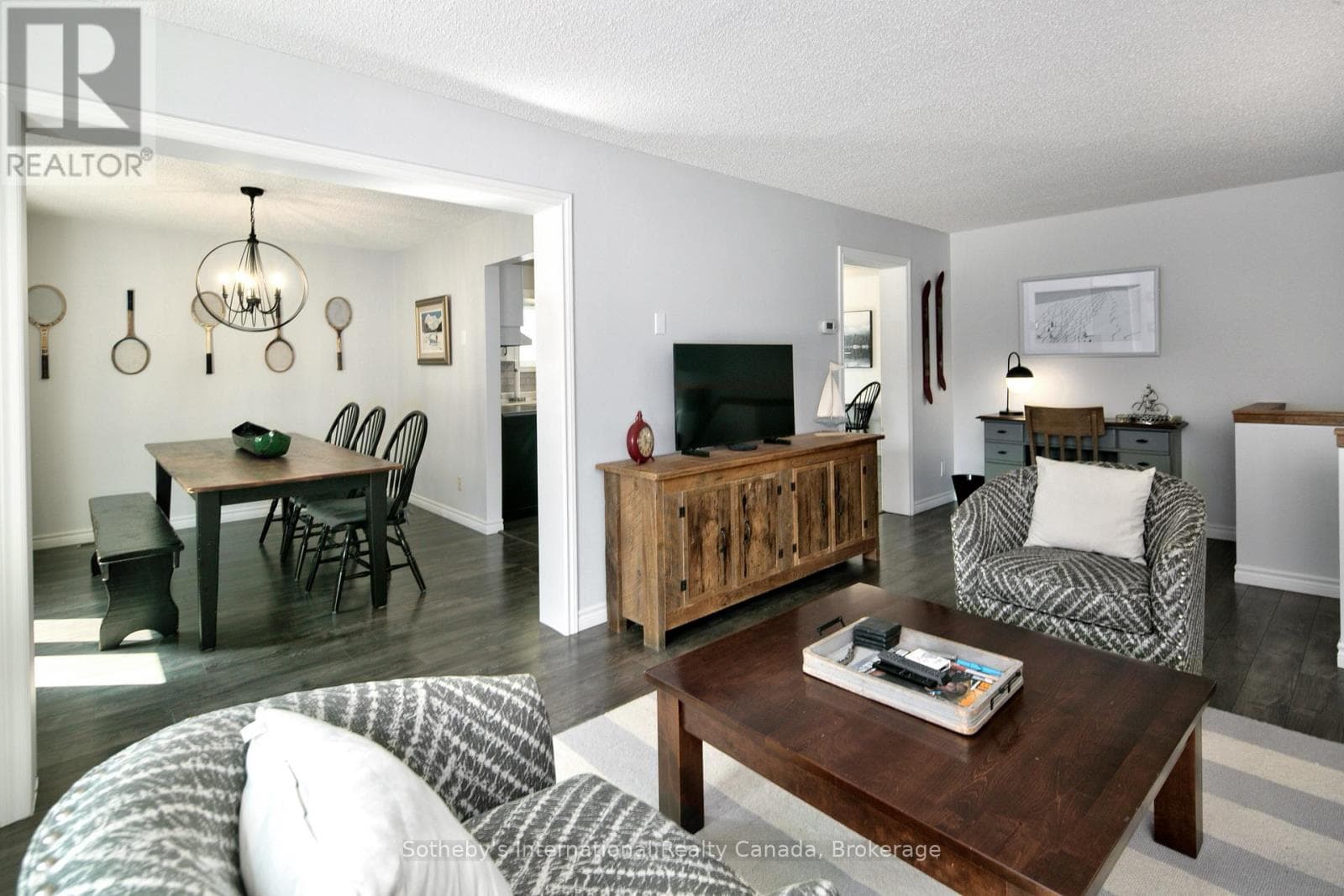 26 MIDDLE AVENUE photo 3