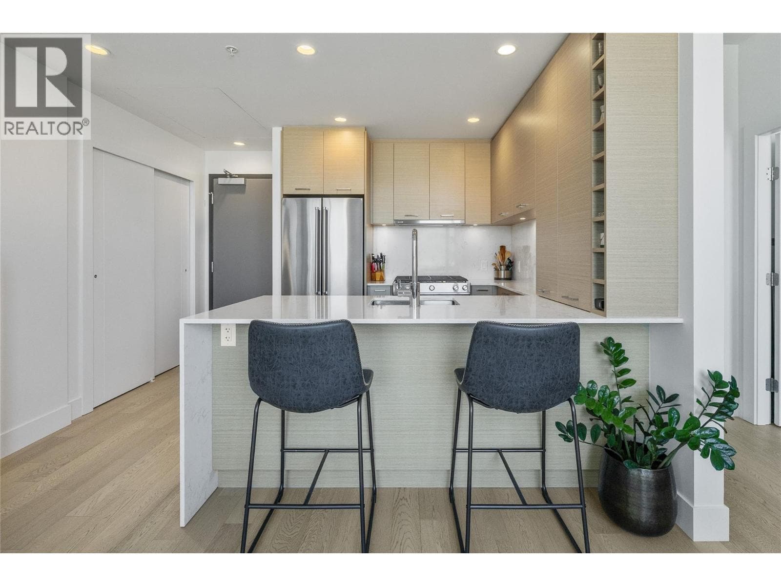 1181 Sunset Drive Unit# 1907 photo 5