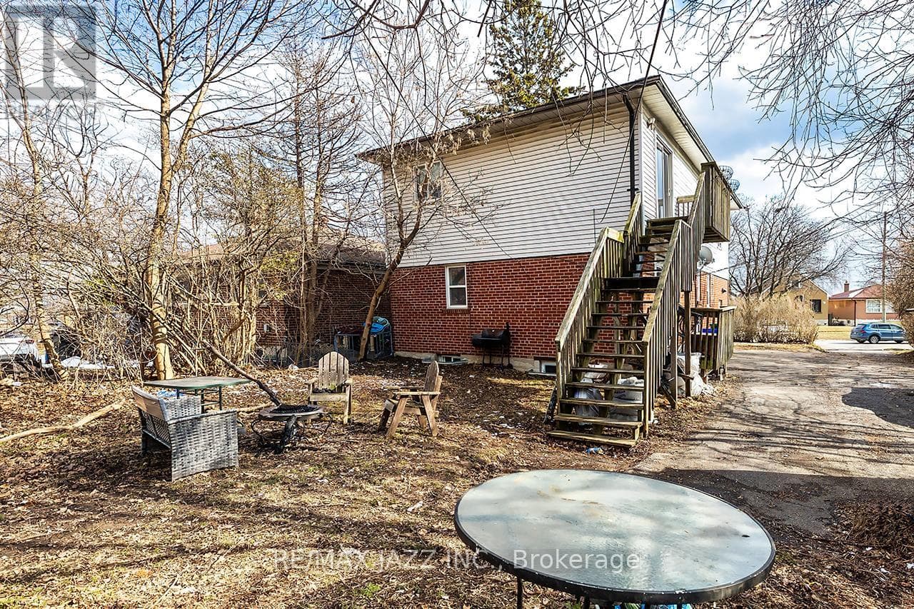 380 PHILLIP MURRAY AVENUE photo 2