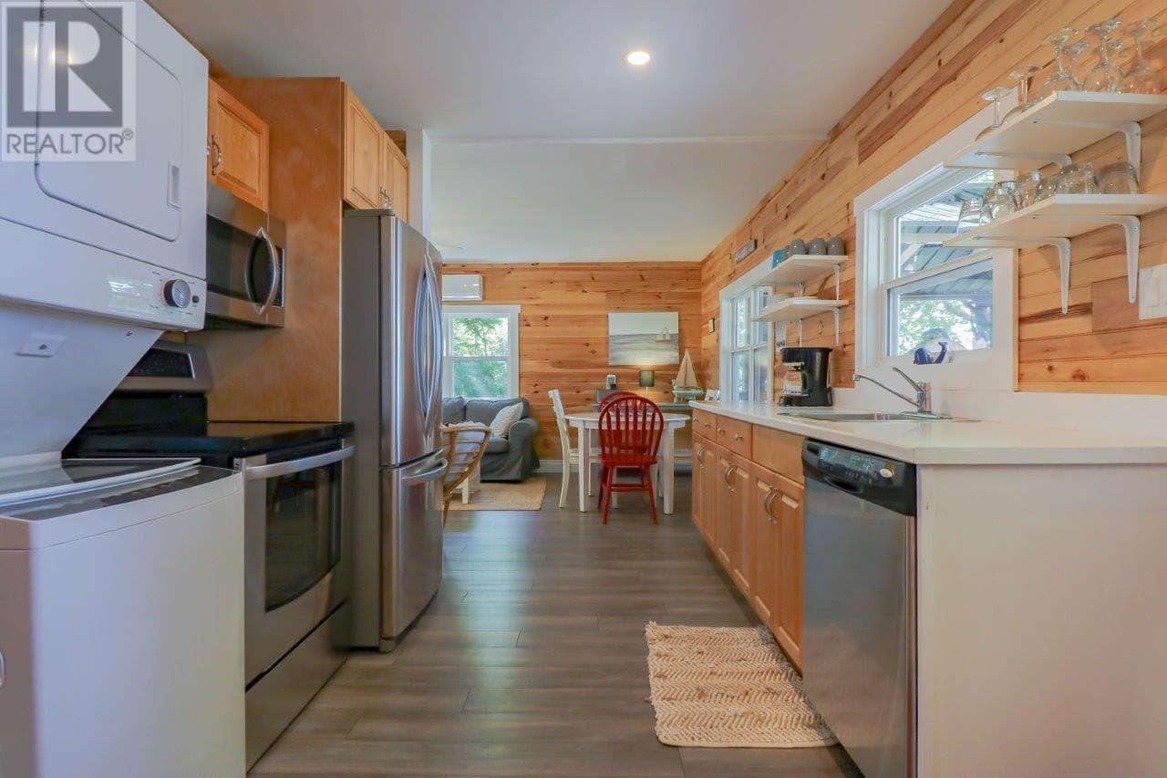 115 Roderick MacKenzie Lane photo 5