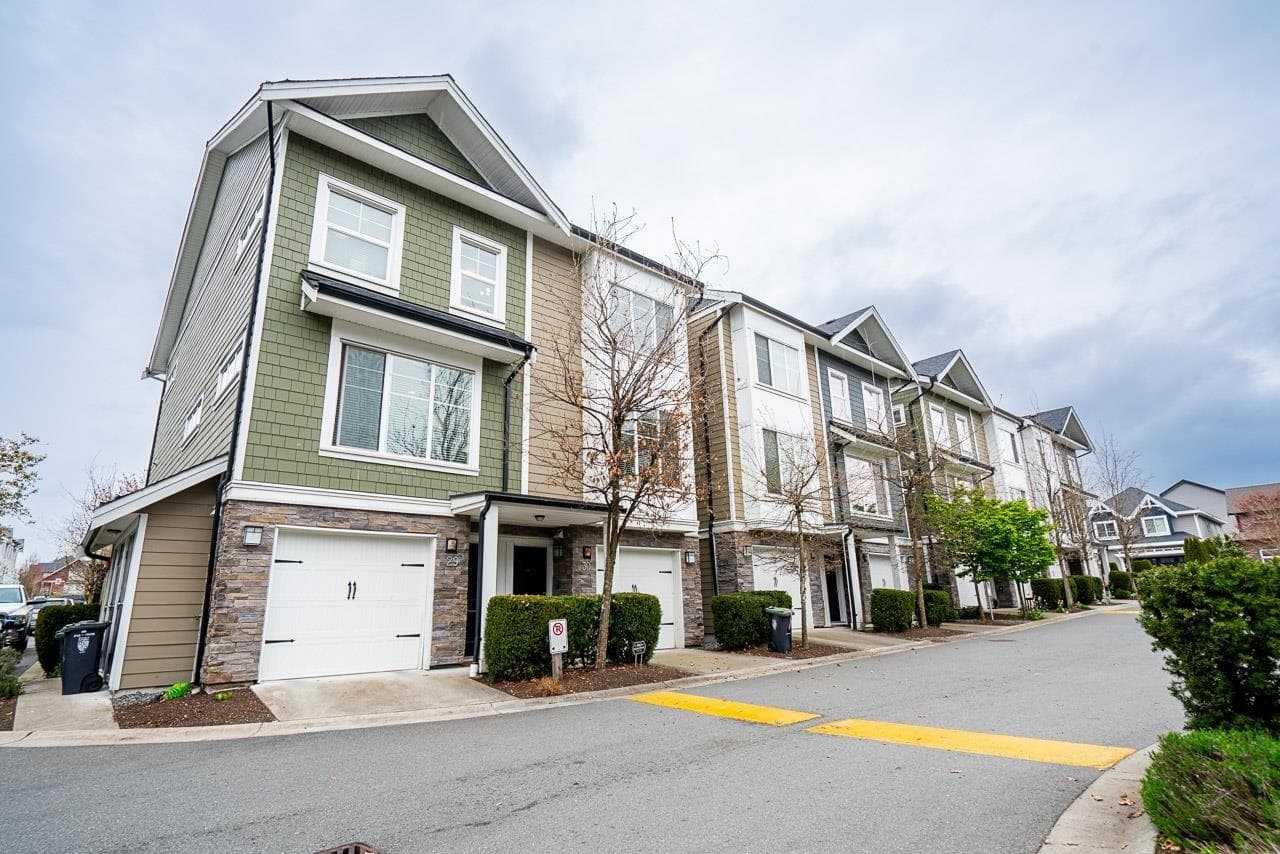 29 21150 76A AVENUE photo 3