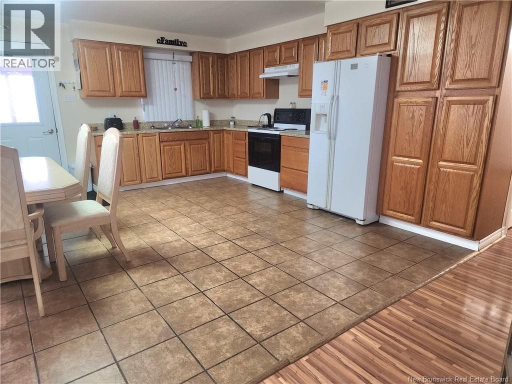 613 Madawaska Road photo 3