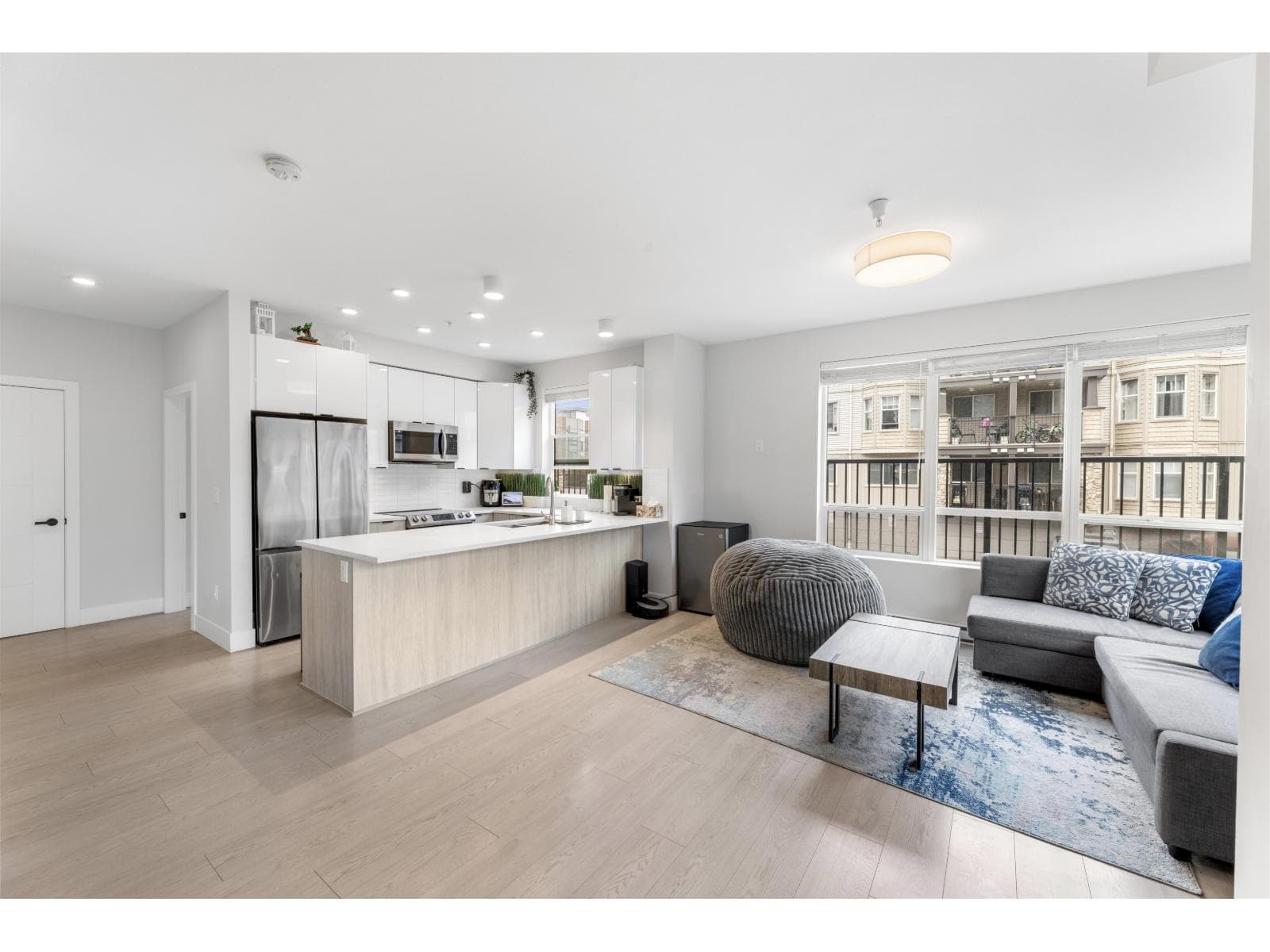 103 19825 54 AVENUE photo 3