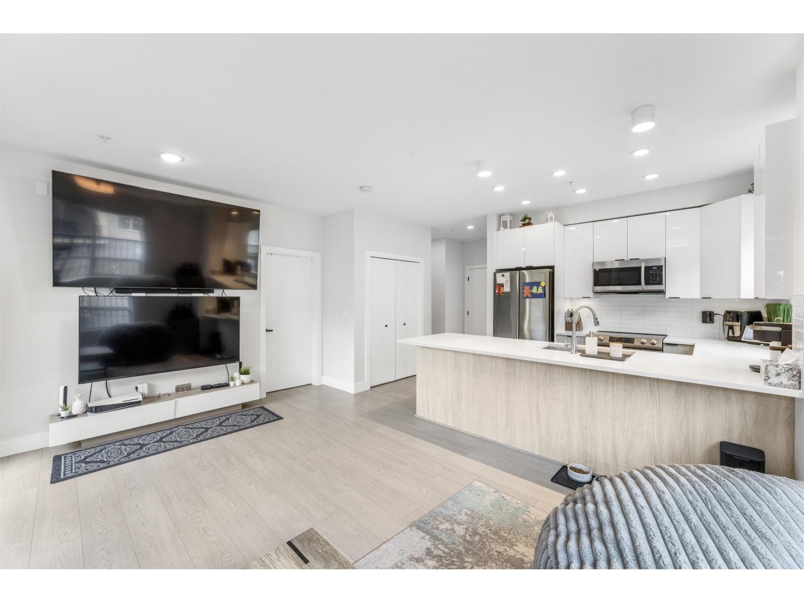 103 19825 54 AVENUE photo 4