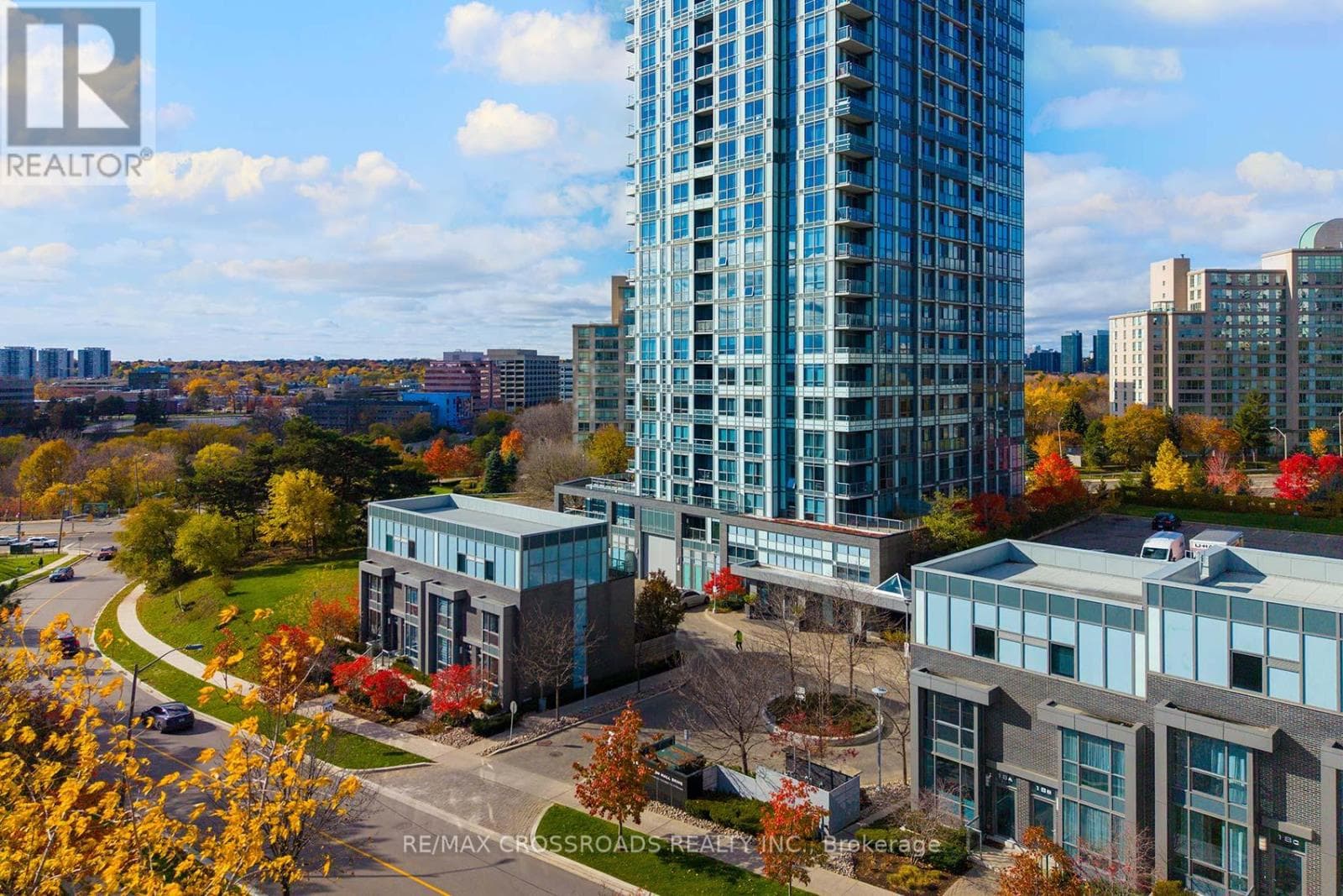 601 - 18 GRAYDON HALL DRIVE photo 3