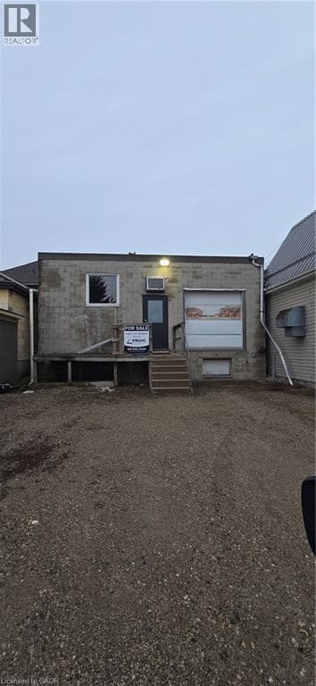 41-43 WOODSTOCK Street S photo 5