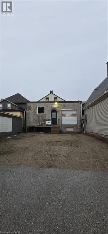41-43 WOODSTOCK Street S photo 4
