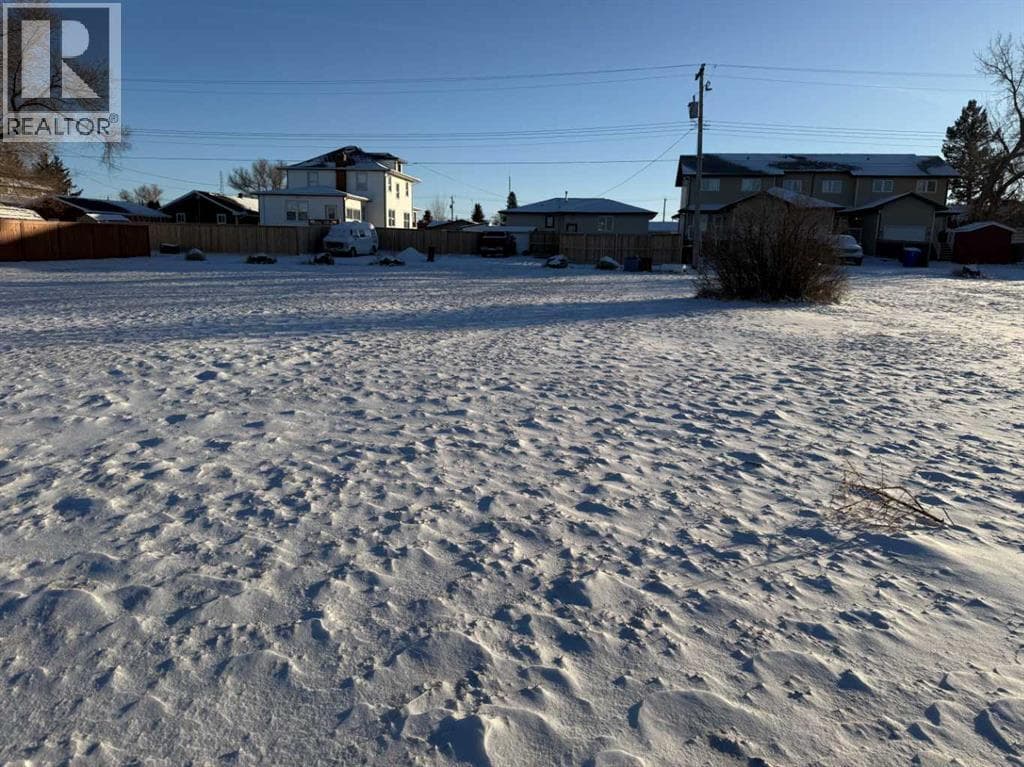 103 7 Avenue E photo 4