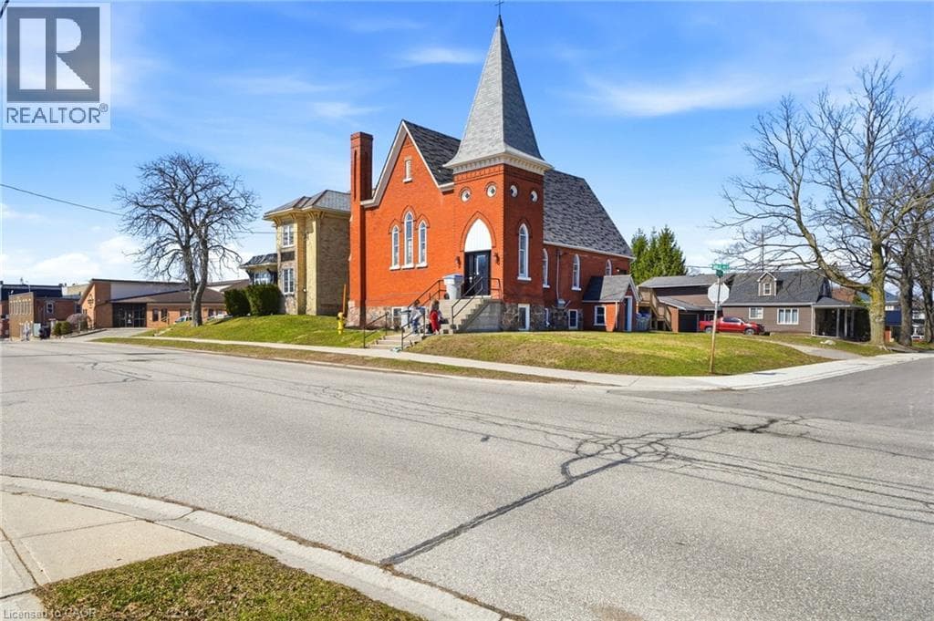 4 bed 3 bath multi-family at 20 MILL Street E — $914,900
