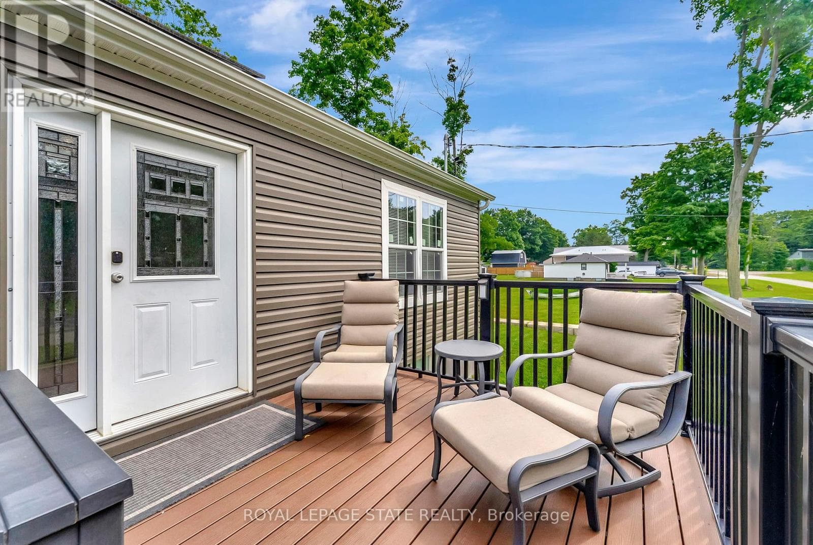 4881 MAPLEVIEW CRESCENT photo 3