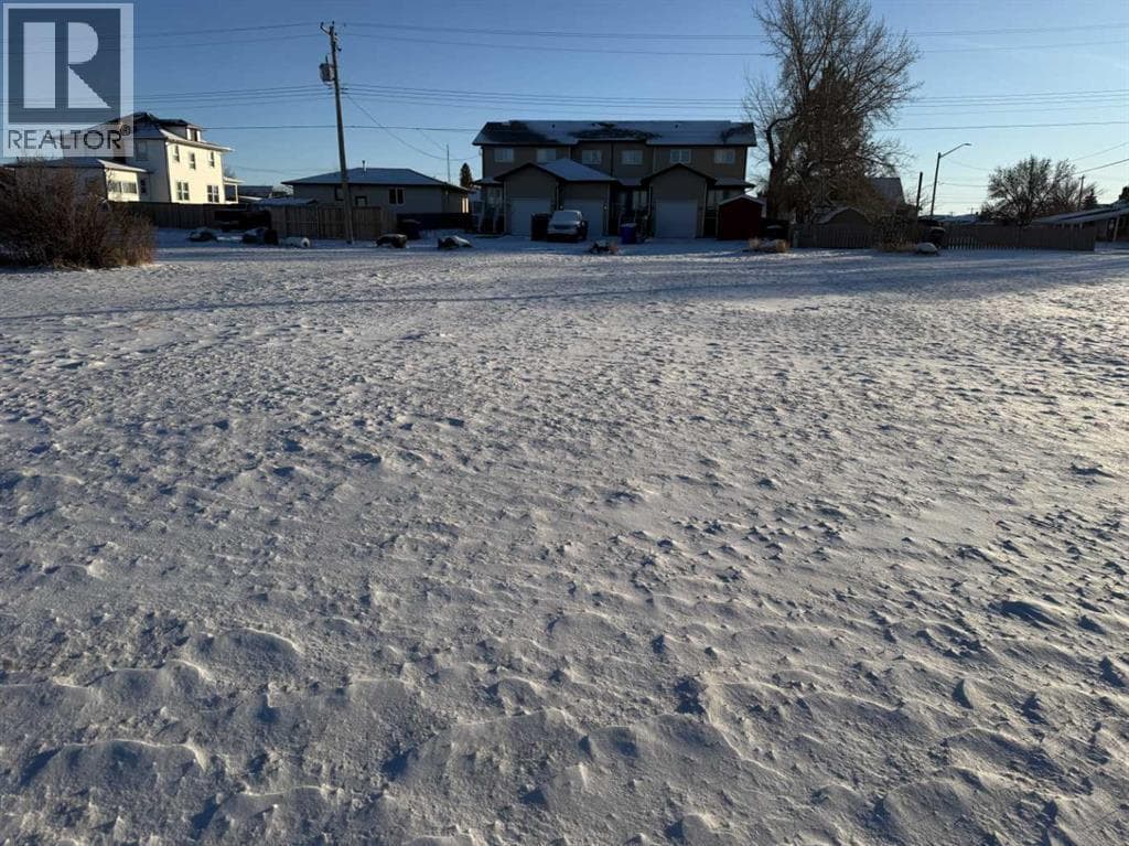 109 7 Avenue E photo 3