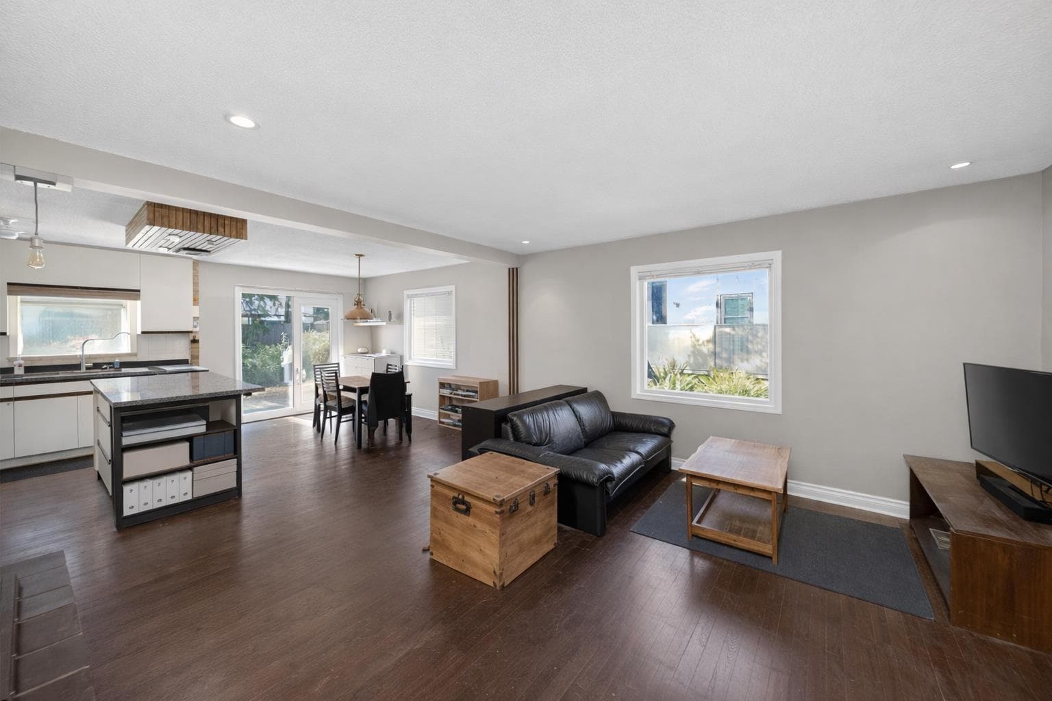 12564 25 AVENUE photo 5