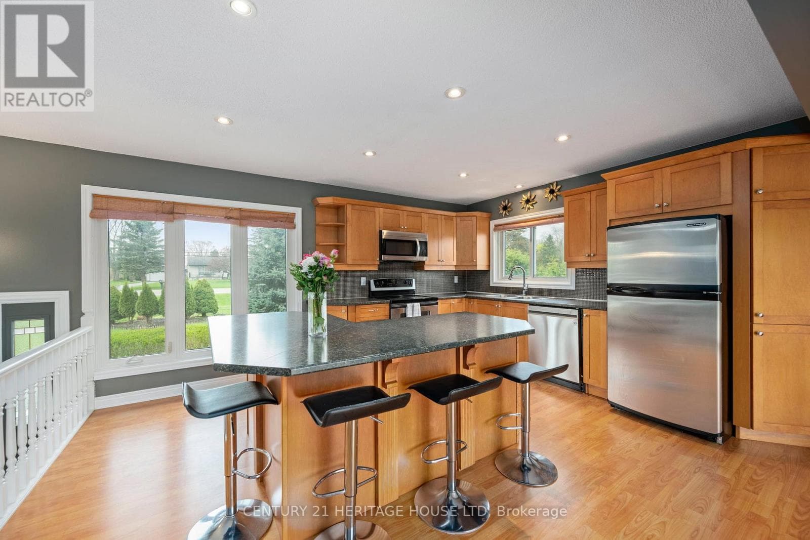 2720 CATHERINE STREET photo 4