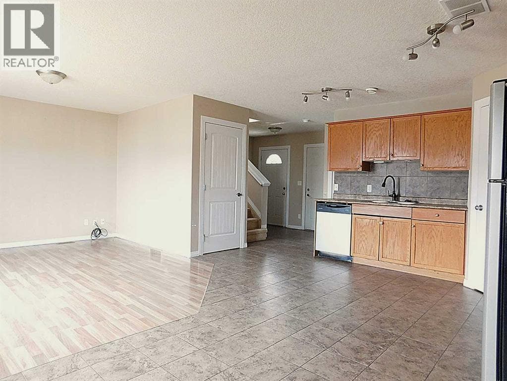 35, 6802 50 Avenue photo 3