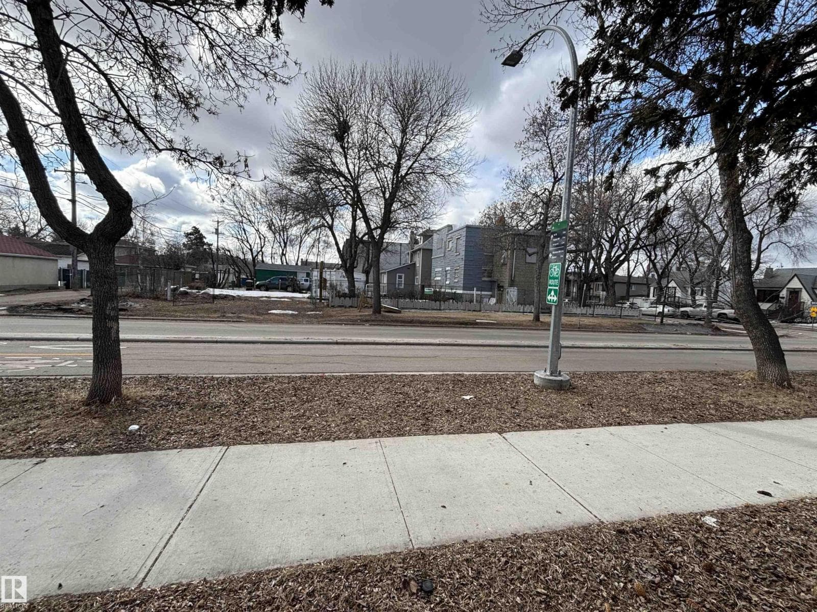 11847 96 ST NW photo 4