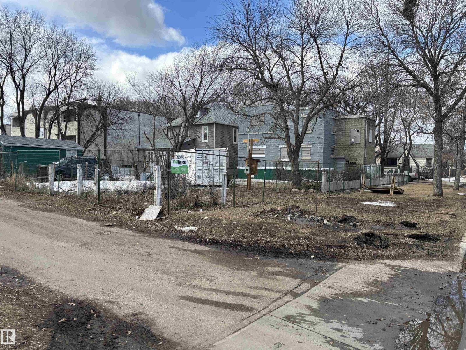 11847 96 ST NW photo 3