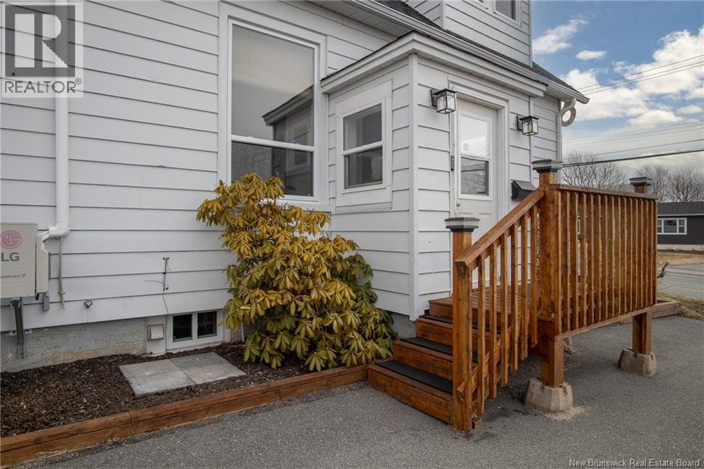 754 Sand Cove Road photo 3