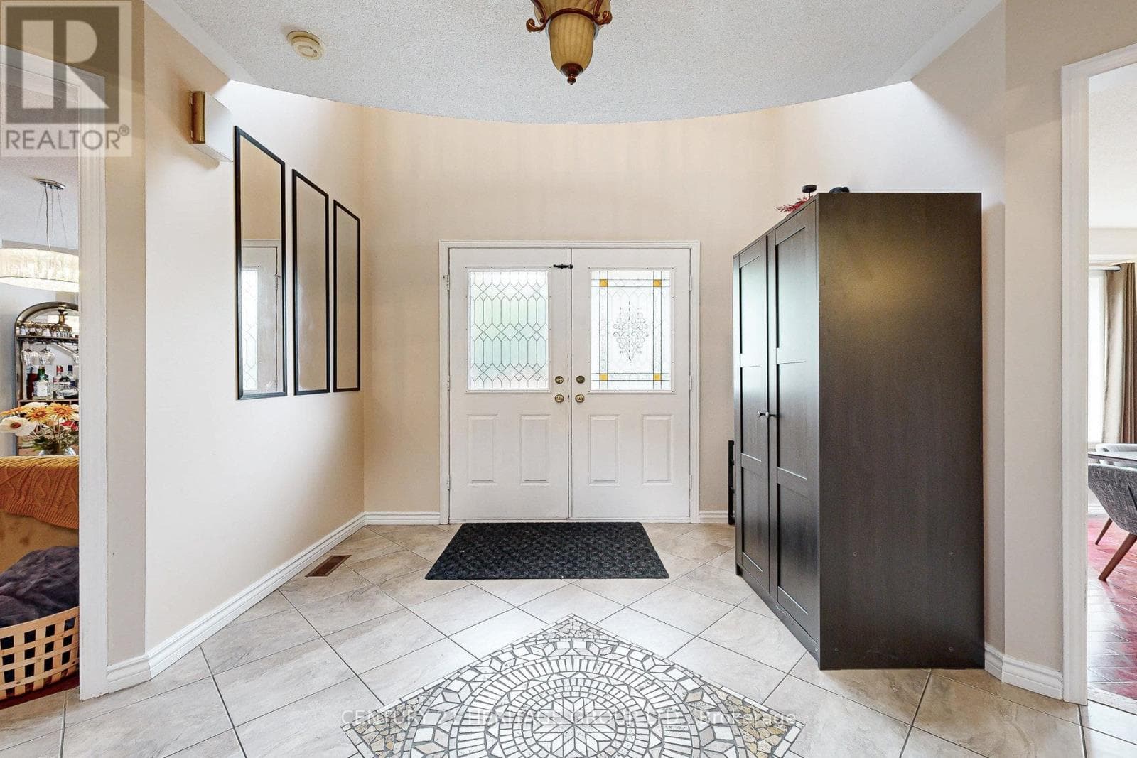 98 CHARING CRESCENT photo 4