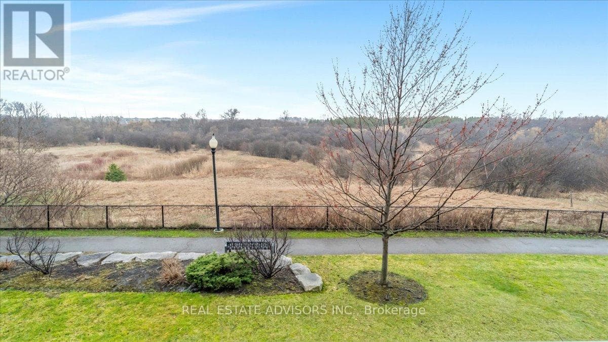 2208 - 6 DAYSPRING CIRCLE photo 2