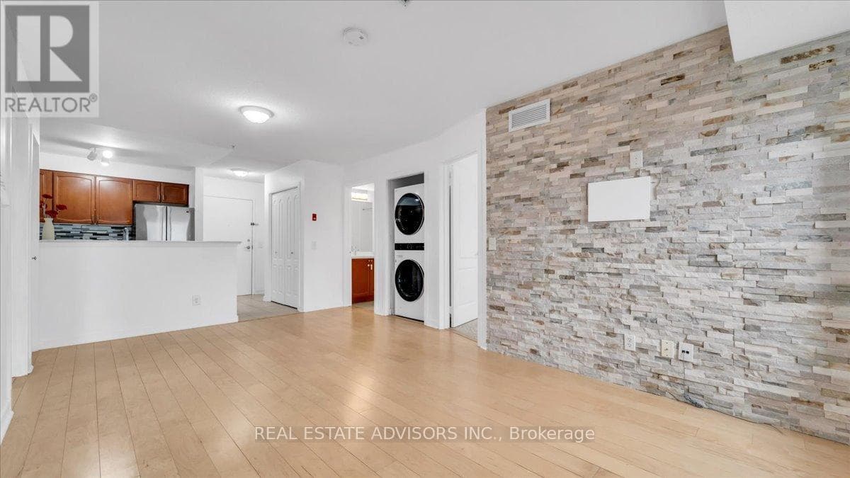 2208 - 6 DAYSPRING CIRCLE photo 5