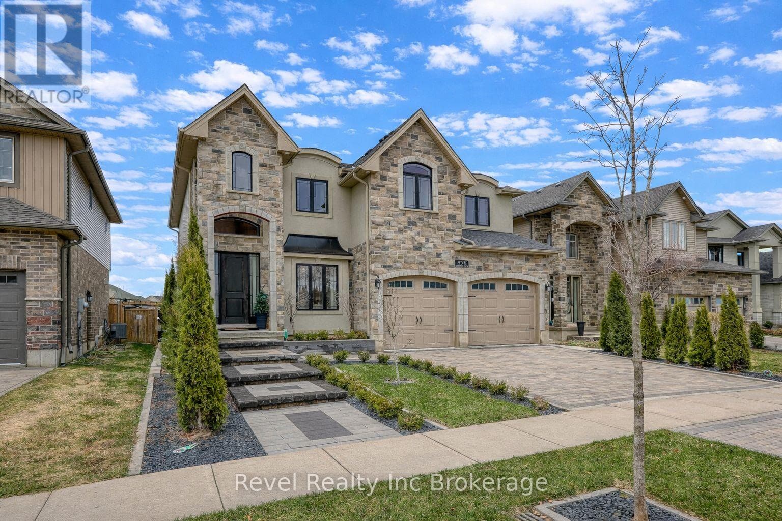 336 MUNNOCH BOULEVARD photo 2