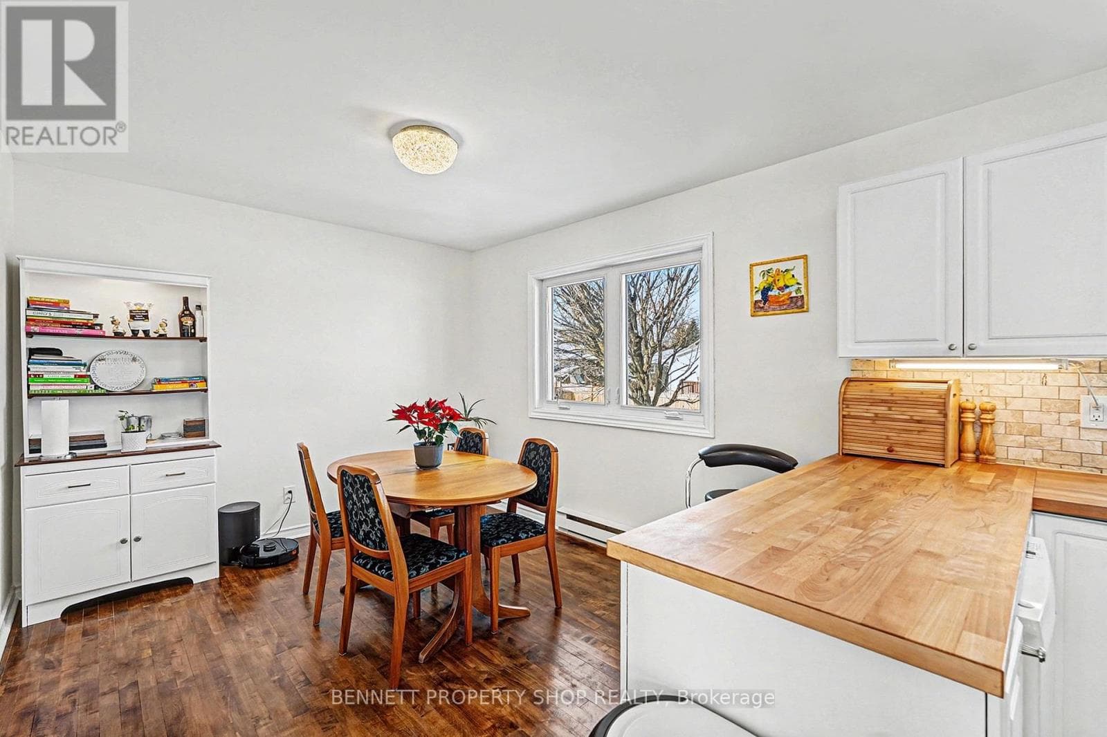 187 NELSON STREET E photo 5