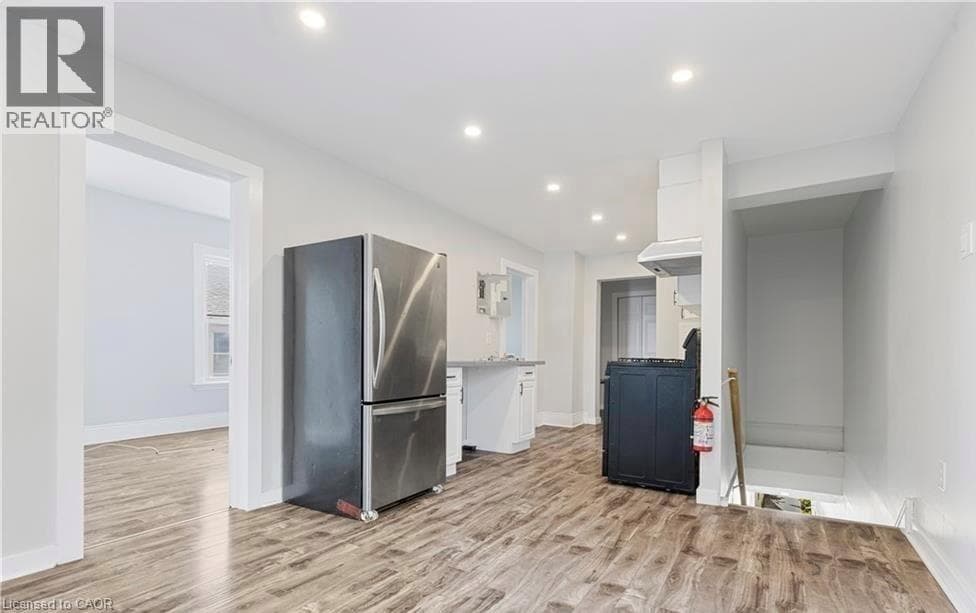 235 HAMILTON Road photo 2