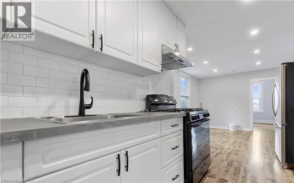 235 HAMILTON Road photo 3