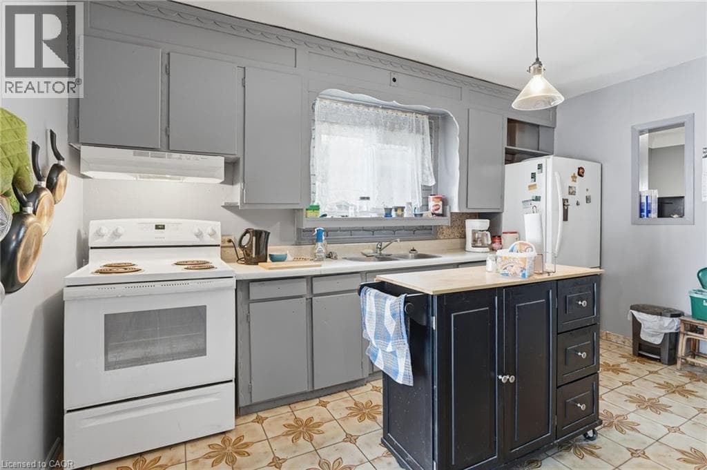 121 GIBSON Avenue photo 5