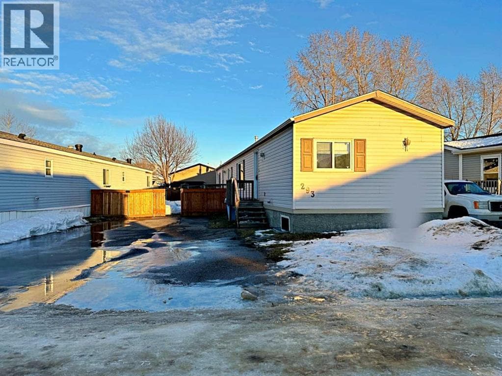 6 bed 3 bath single family at 293 Grenfell Crescent — $299,900