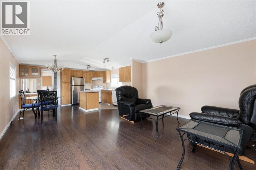 293 Grenfell Crescent photo 5