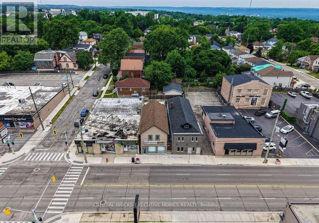 3 bath retail at 582 UPPER JAMES STREET — $900,000