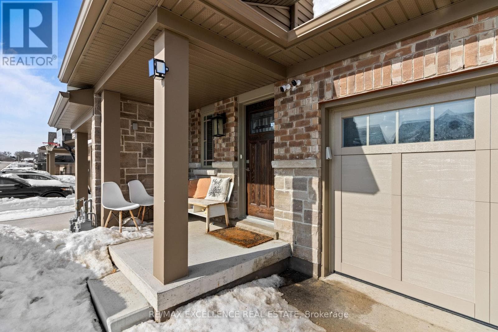 160 STONEBROOK WAY W photo 4