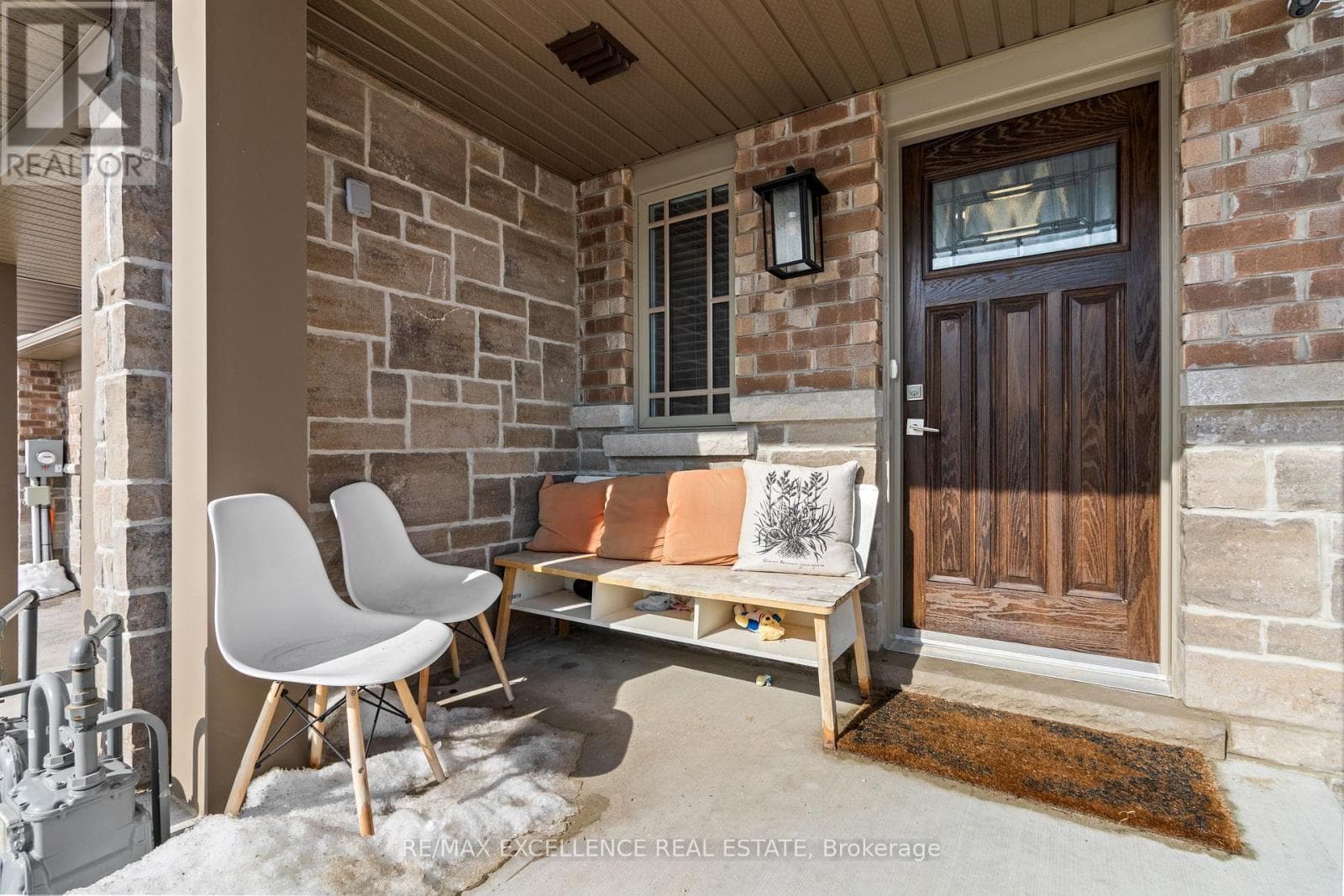 160 STONEBROOK WAY W photo 5
