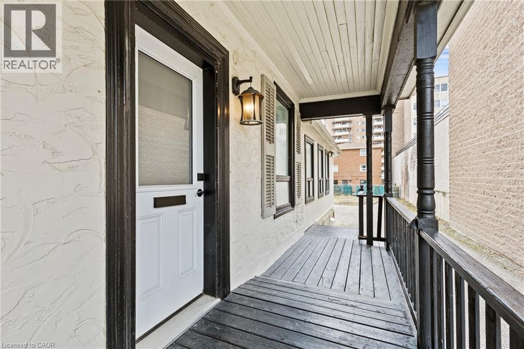 196 KING Street photo 3