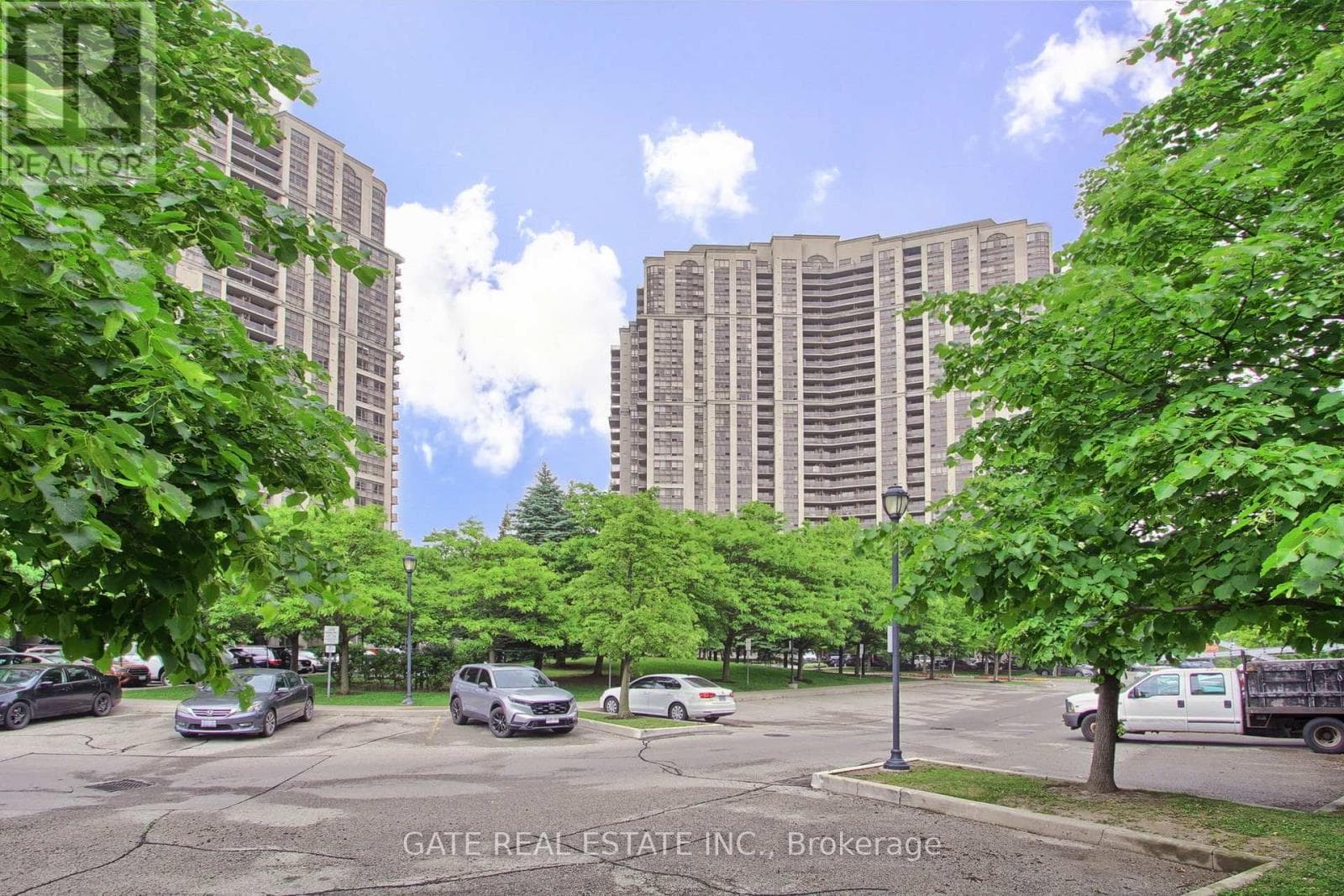 PH31 - 700 HUMBERWOOD BOULEVARD photo 2