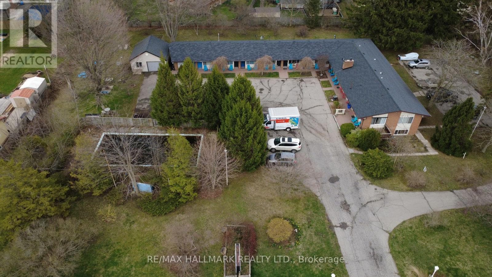 122 RIDGEWAY ROAD photo 2