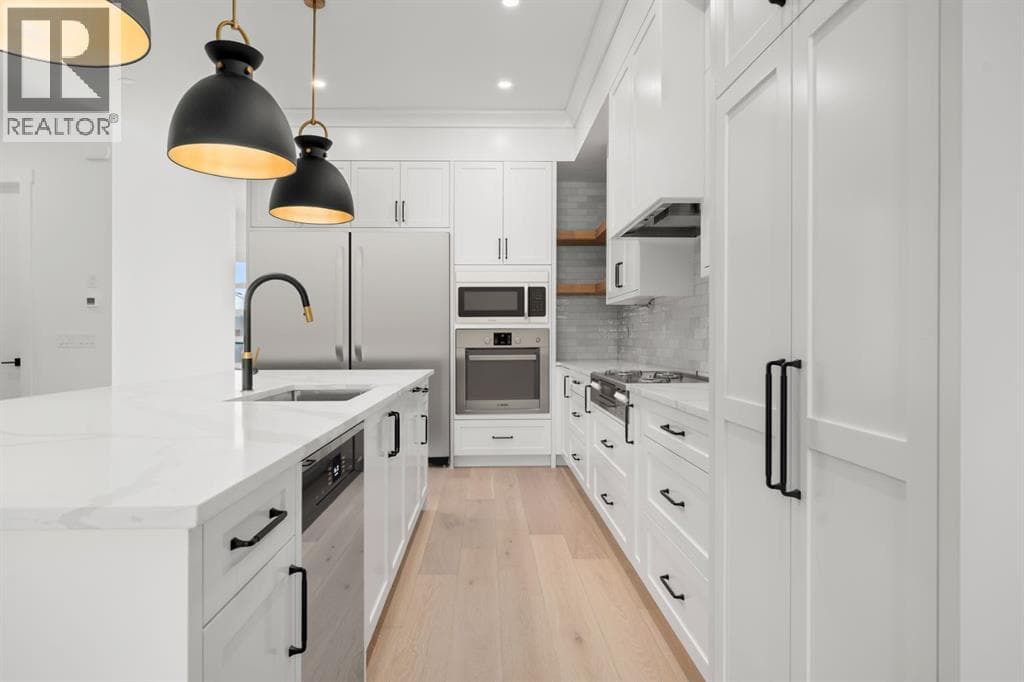 1907 28 Avenue SW photo 4