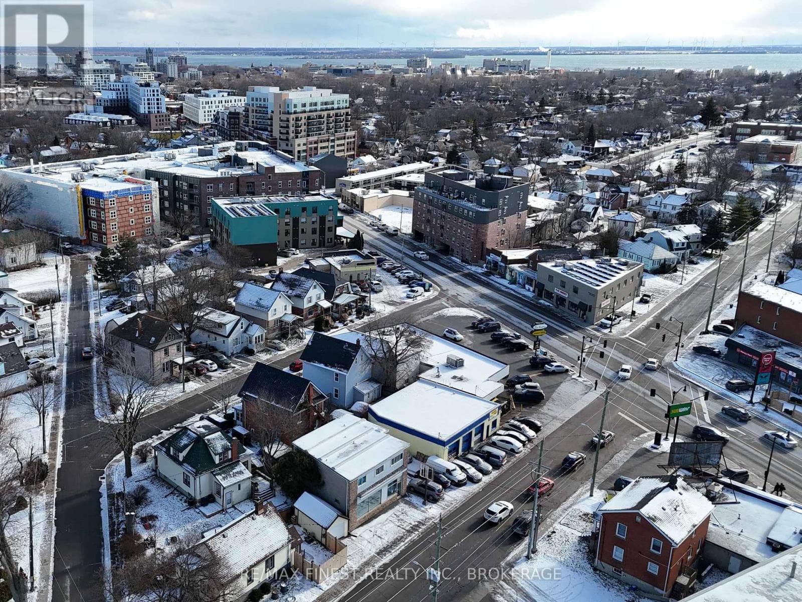477 MACDONNELL STREET photo 4