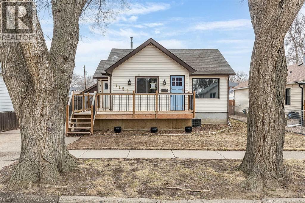 1152 Braemar Street SE photo 3