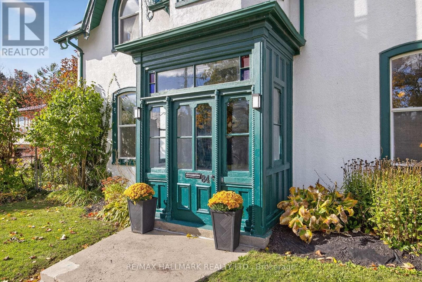 84 WELLINGTON STREET E photo 2